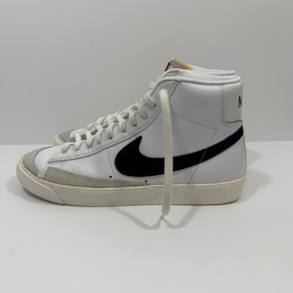 Nike Blazer Mid 77 Vintage Mens 11 White Black Good BQ6806-100 High Top Sneaker